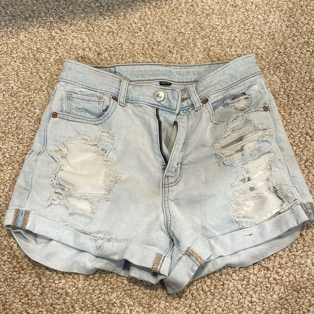 Light wash American Eagle high waisted jean shorts